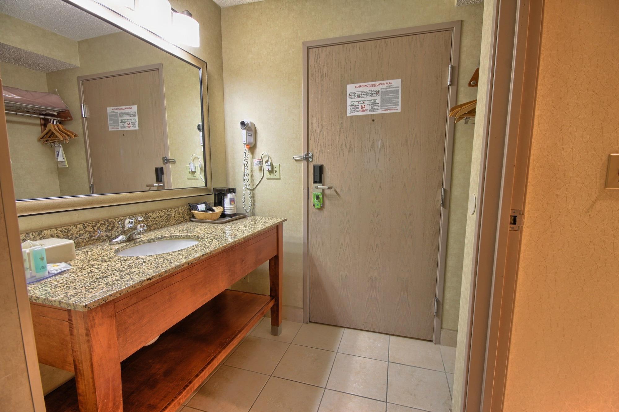 Comfort Near Greenfield Village 3*